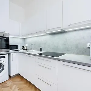 Appartement Roof, Praag