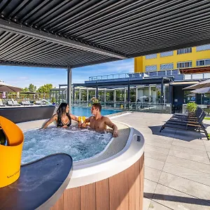 Hotell Aura Design & Garden Pool, Prag